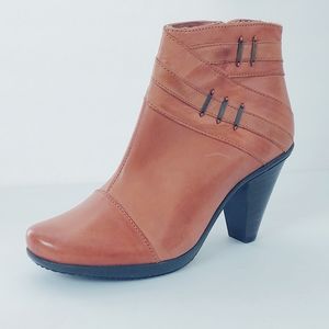 Eric Michael Camel/Tan Heeled Booties Size 39